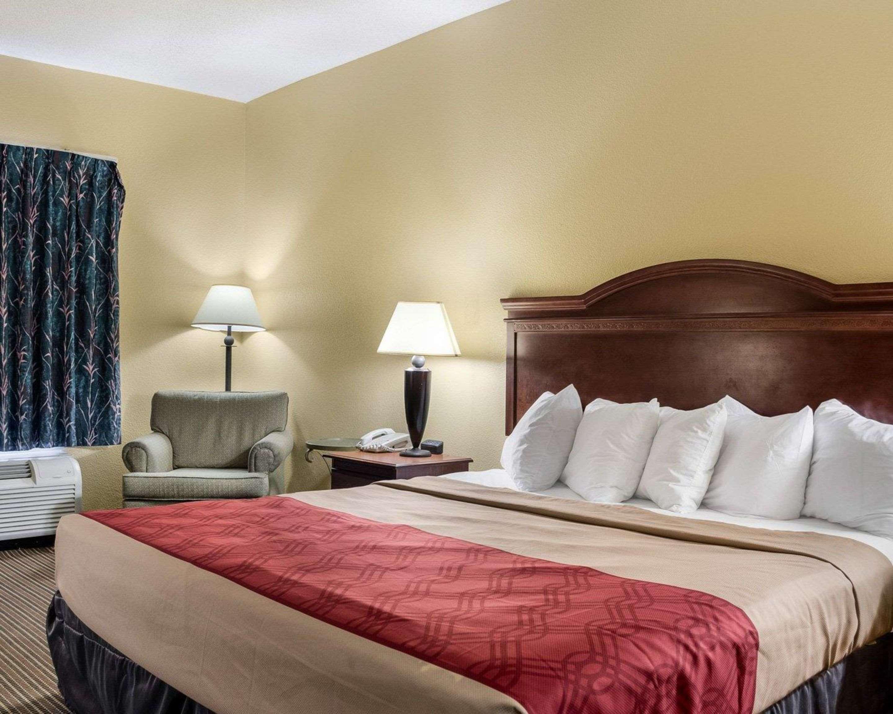 Econo Lodge By Choice Greenville Bagian luar foto