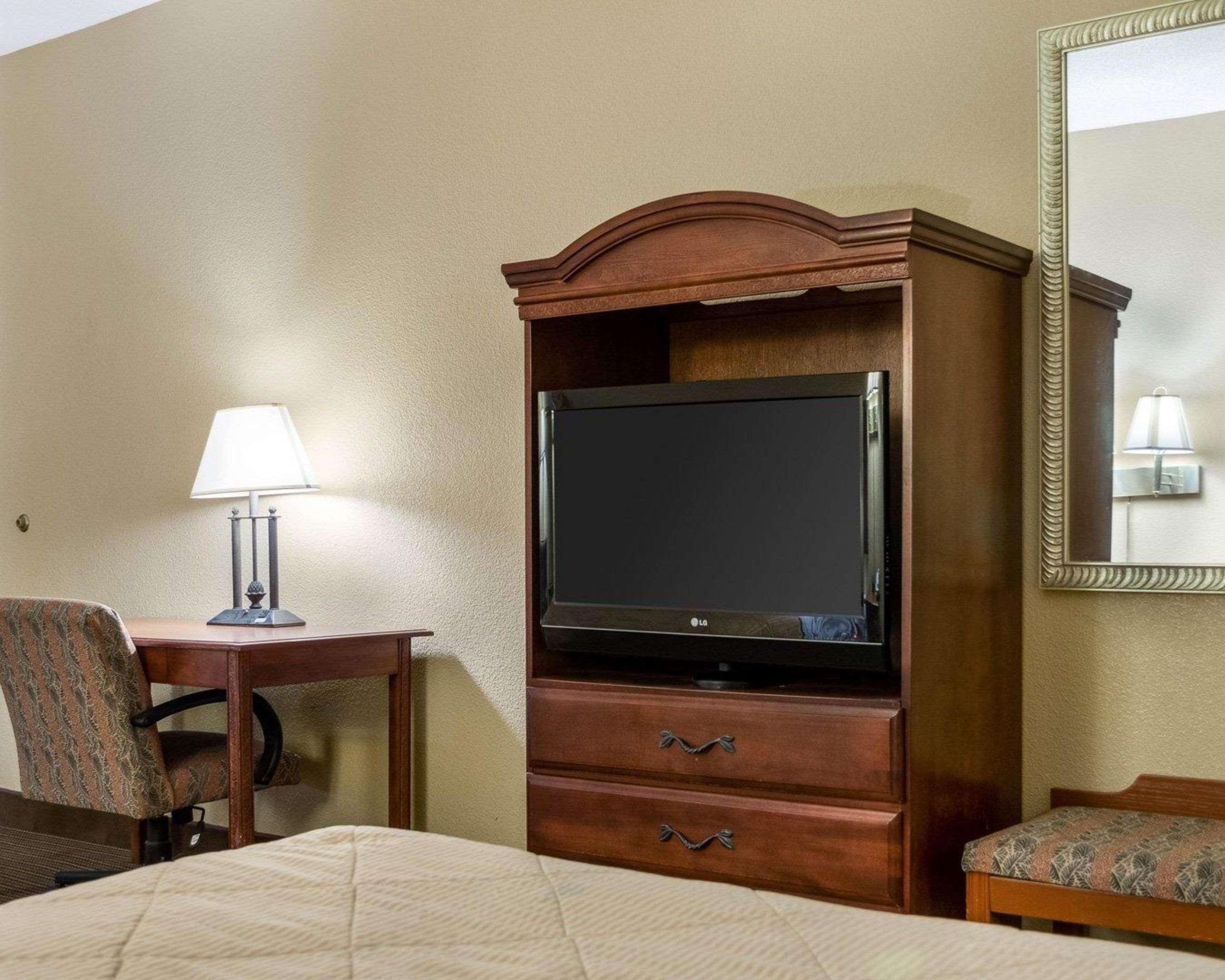 Econo Lodge By Choice Greenville Bagian luar foto