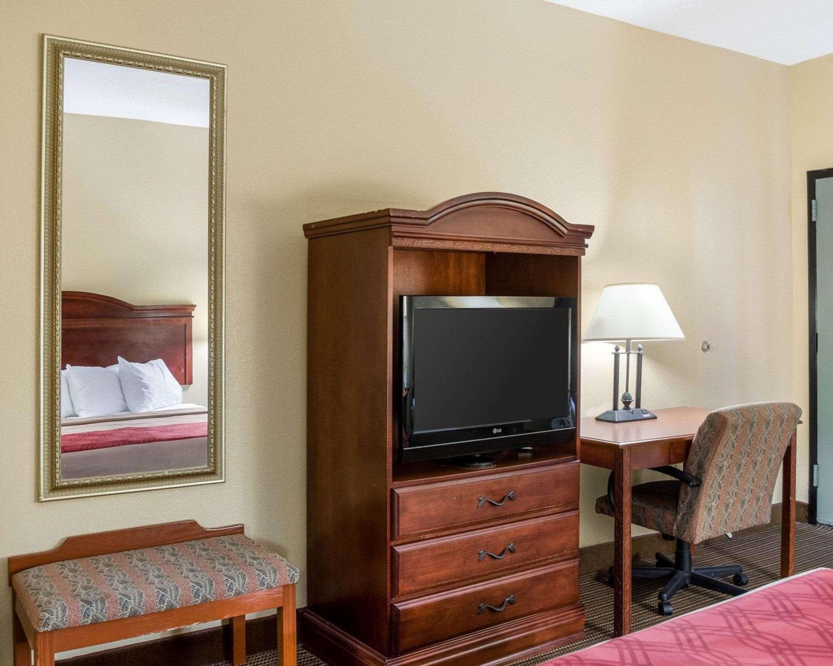 Econo Lodge By Choice Greenville Bagian luar foto