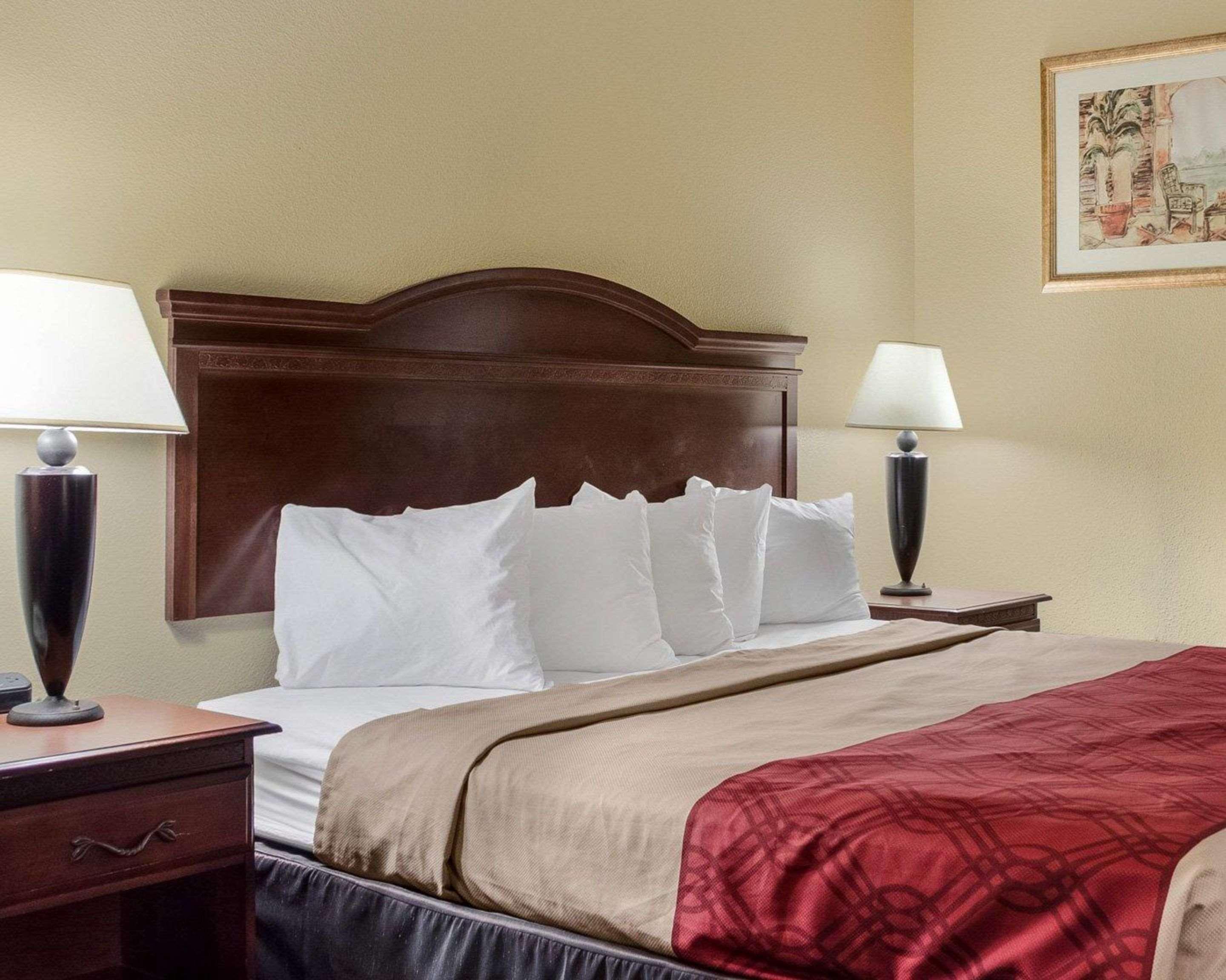 Econo Lodge By Choice Greenville Bagian luar foto