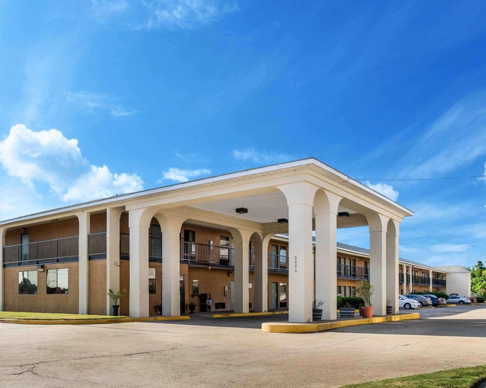 Econo Lodge By Choice Greenville Bagian luar foto