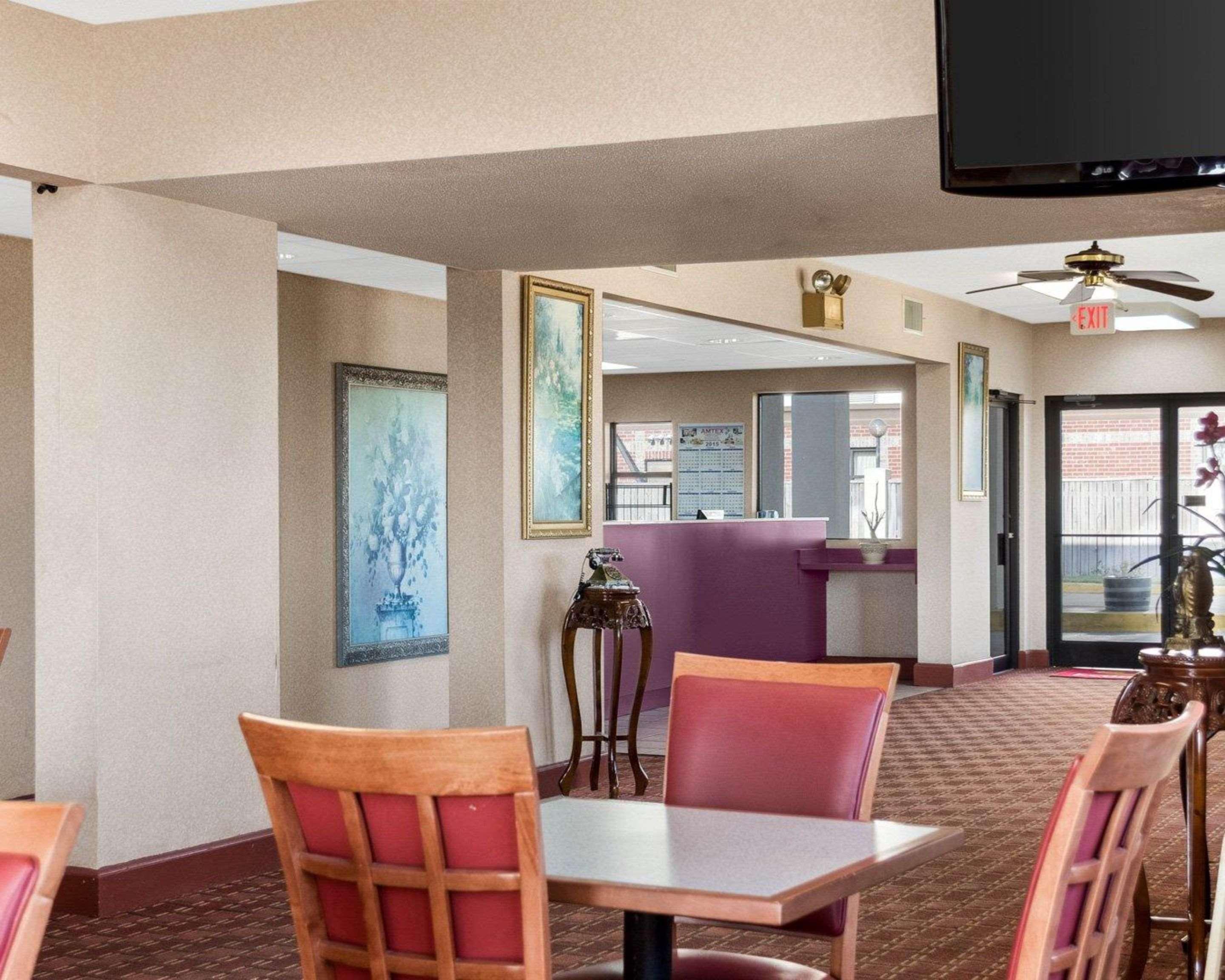 Econo Lodge By Choice Greenville Bagian luar foto