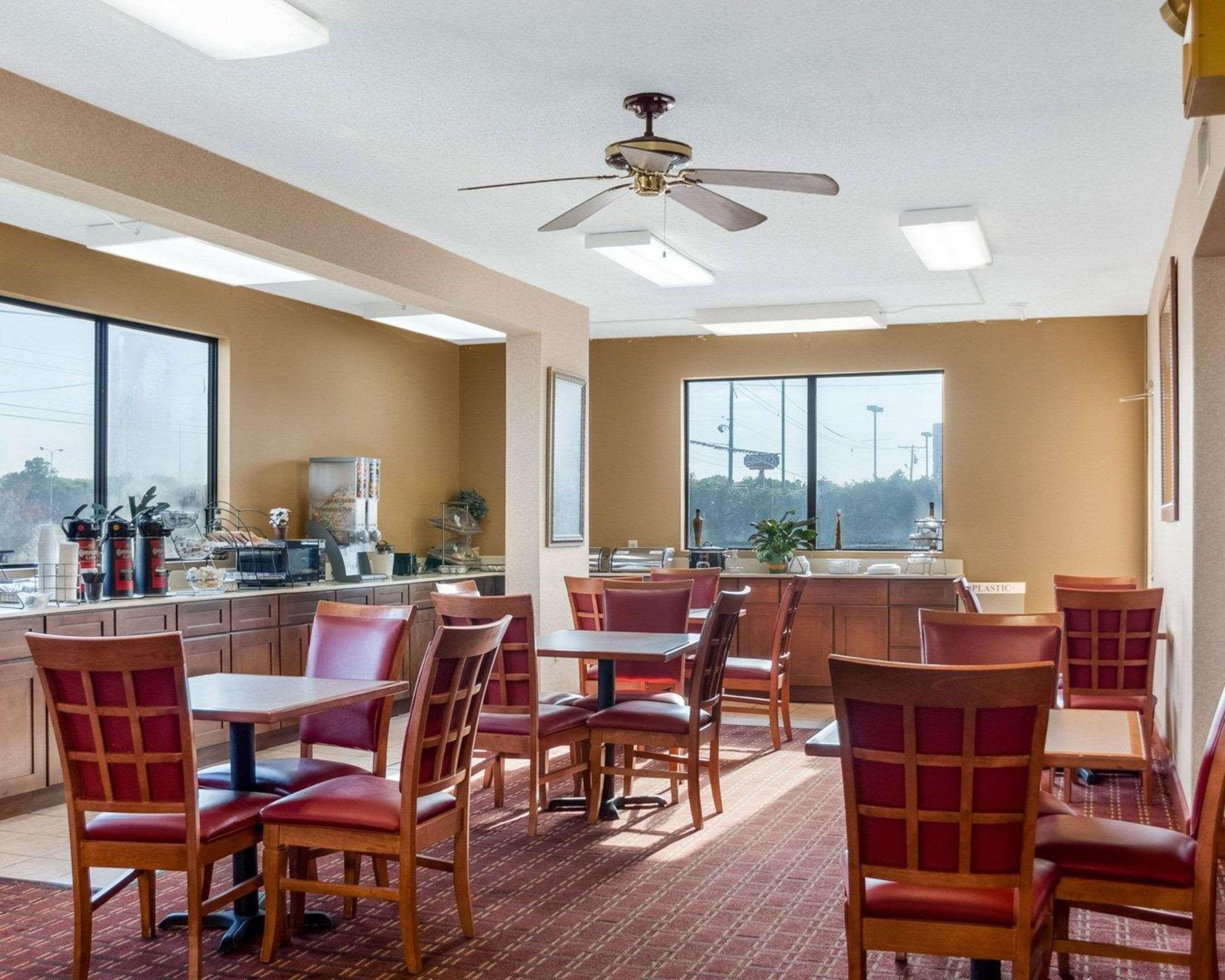 Econo Lodge By Choice Greenville Bagian luar foto