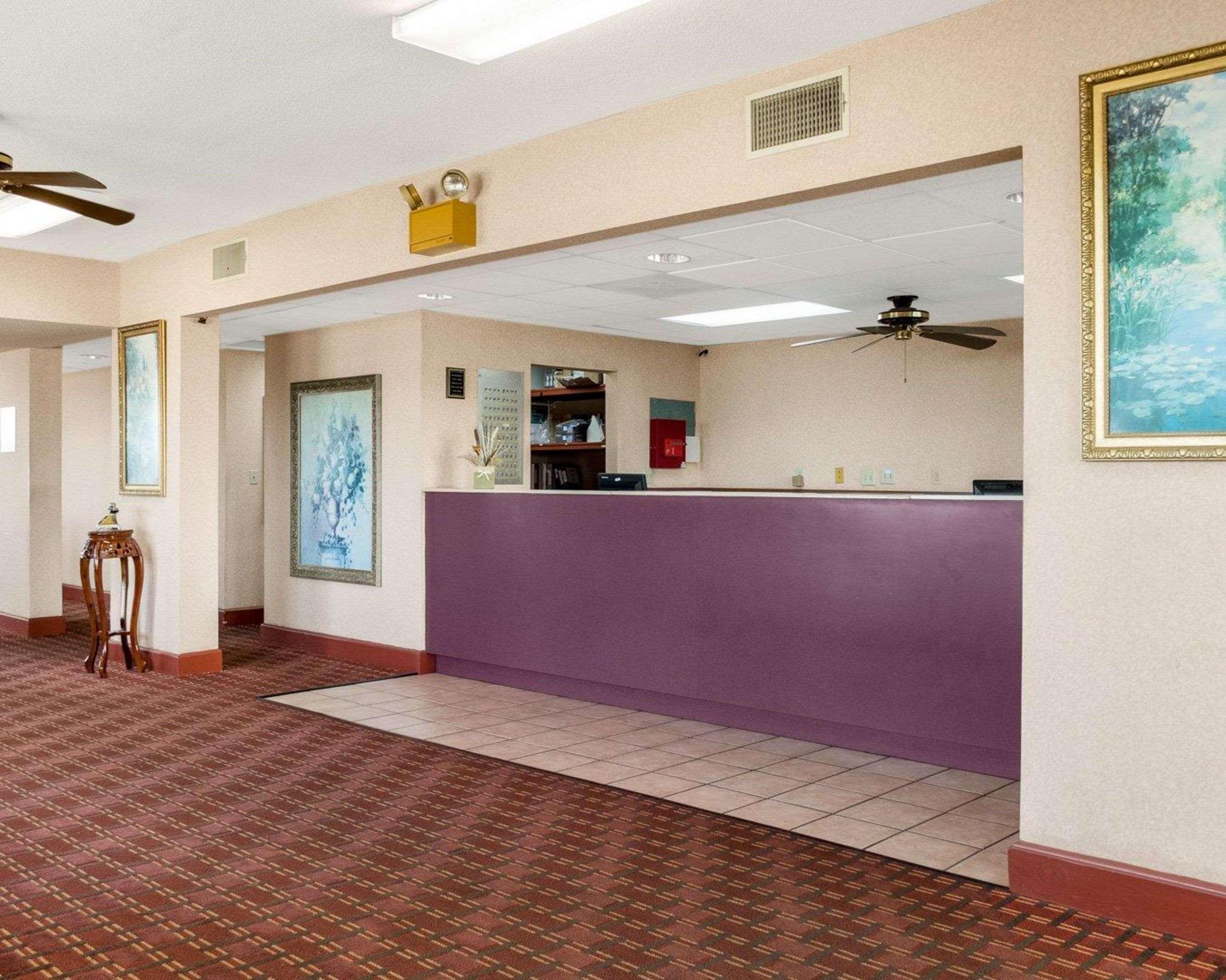 Econo Lodge By Choice Greenville Bagian luar foto