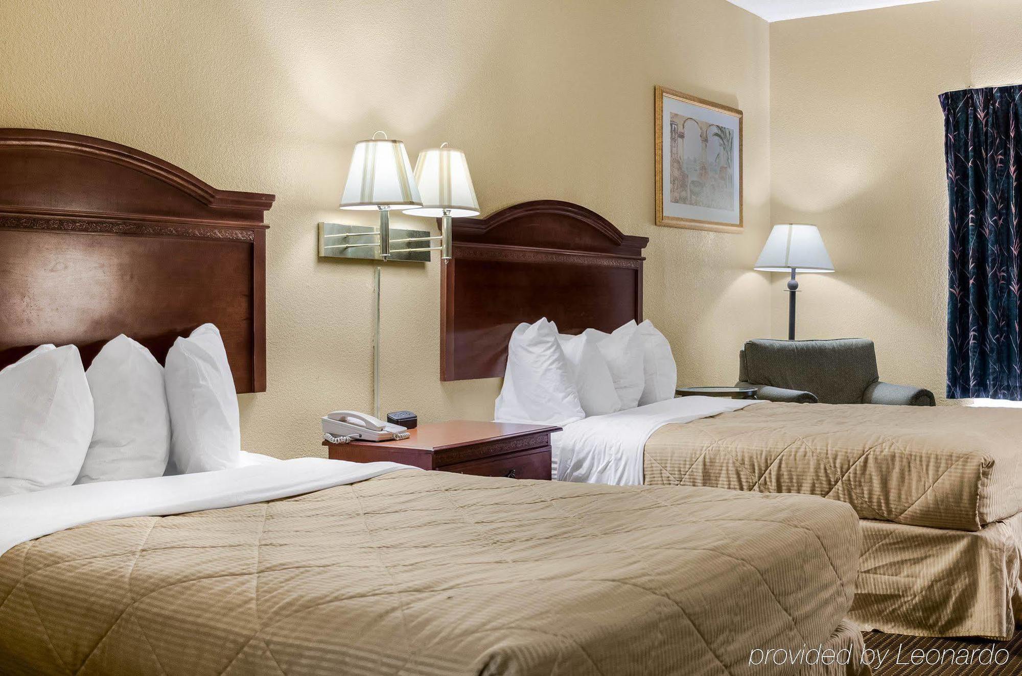 Econo Lodge By Choice Greenville Bagian luar foto