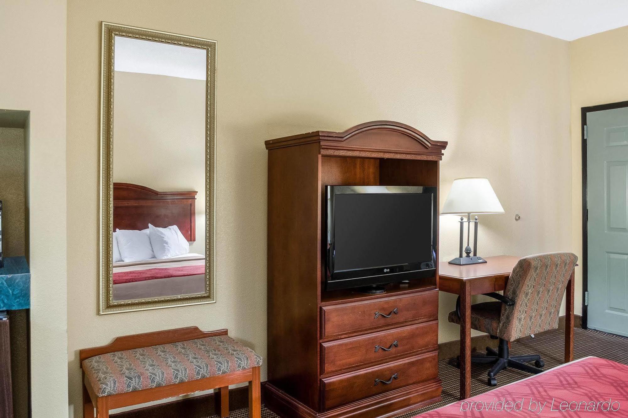 Econo Lodge By Choice Greenville Bagian luar foto